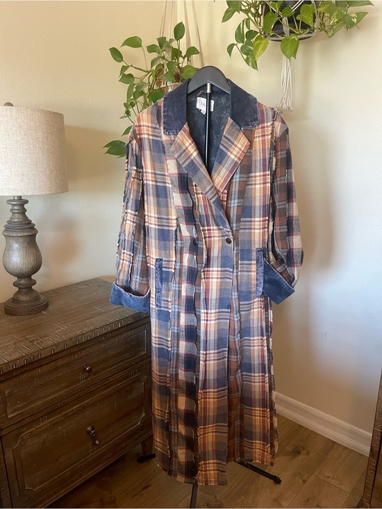 Oli & Hali Jackets & Blazers - Oli & Hali Blue and Tan Plaid Coat with Navy Lining